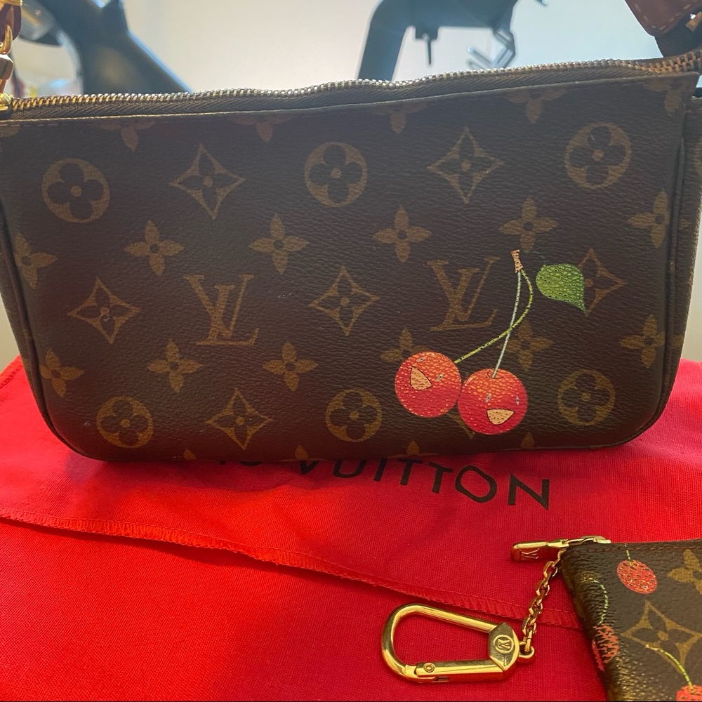 LV Monogram Cerises Pochette Accessories 2005 - Picture 6 of 10